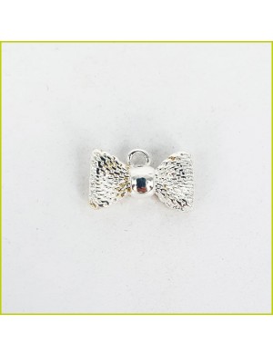 Le lot de 12 Breloques Noeud argentées